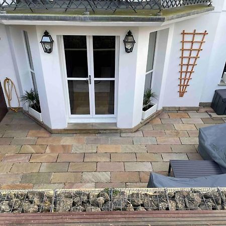 Stunning Apartment By The Leas, West End Folkestone Exteriör bild