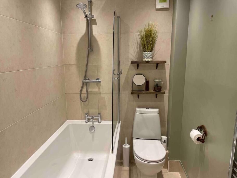 Stunning Apartment By The Leas, West End Folkestone Exteriör bild