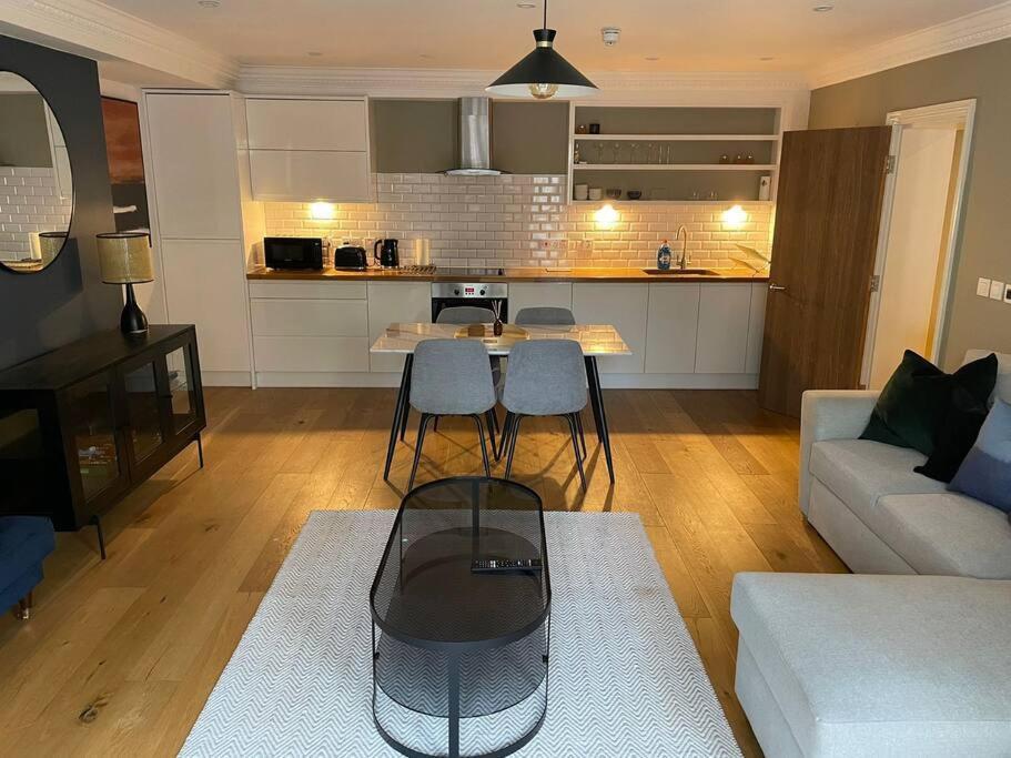 Stunning Apartment By The Leas, West End Folkestone Exteriör bild