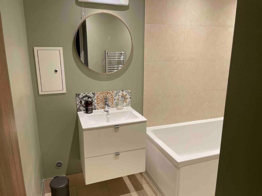 Stunning Apartment By The Leas, West End Folkestone Exteriör bild